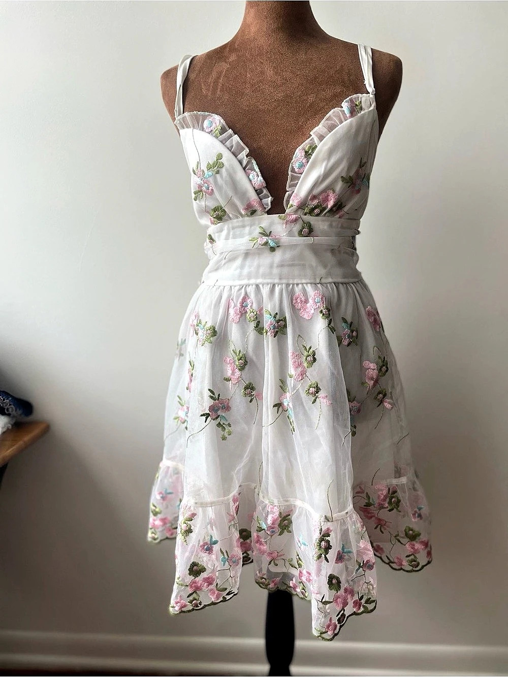 SHEIN Floral Mini Dress in White & Pink Size XL Good